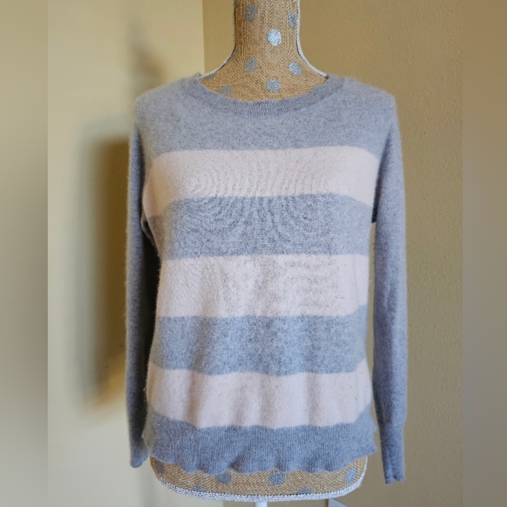 100% Cashmere Gray Cream Striped Sweater Apt. 9
